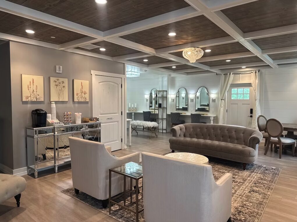 The getting-ready suite at Etre Farms